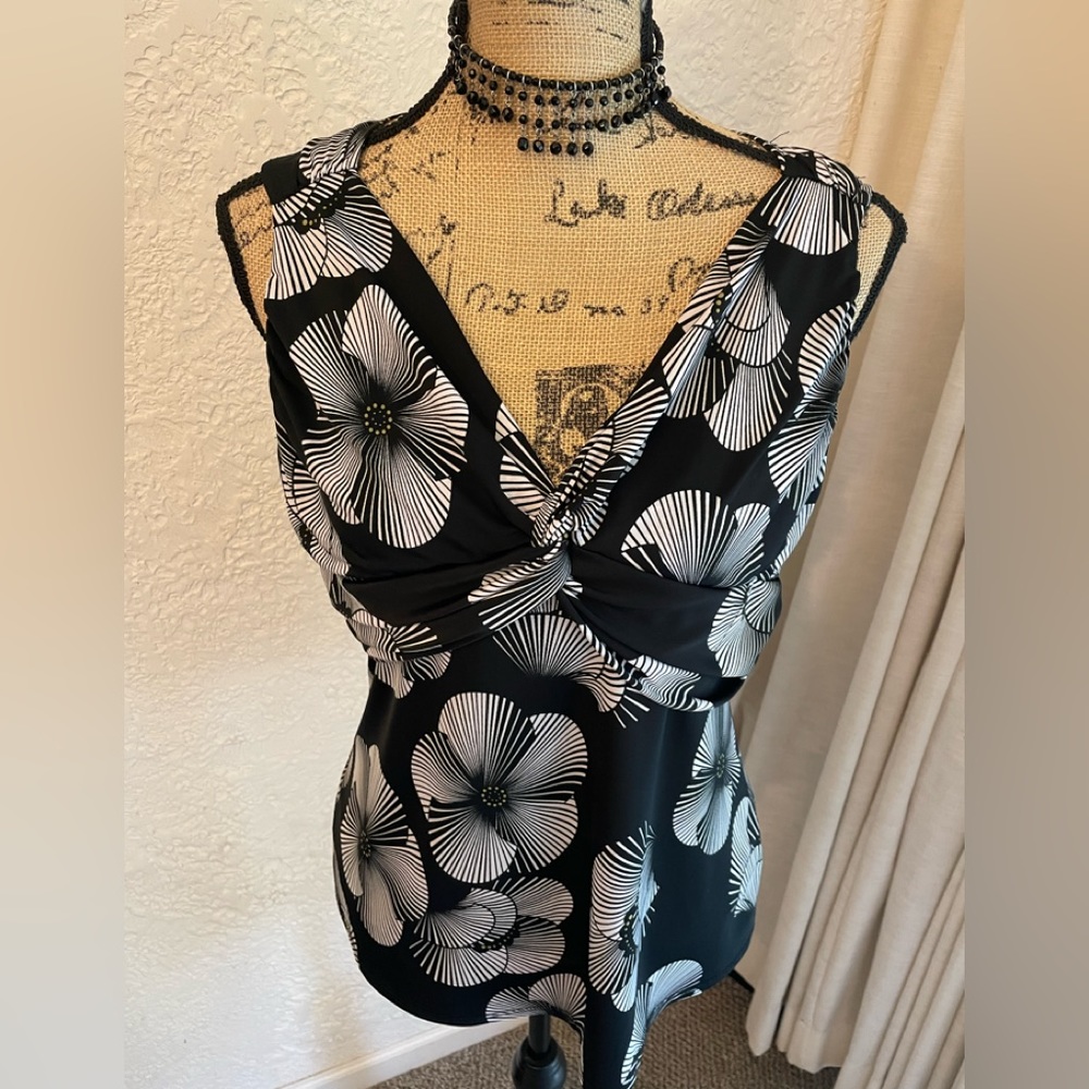 Maurice’s Sleeveless Floral Blouse